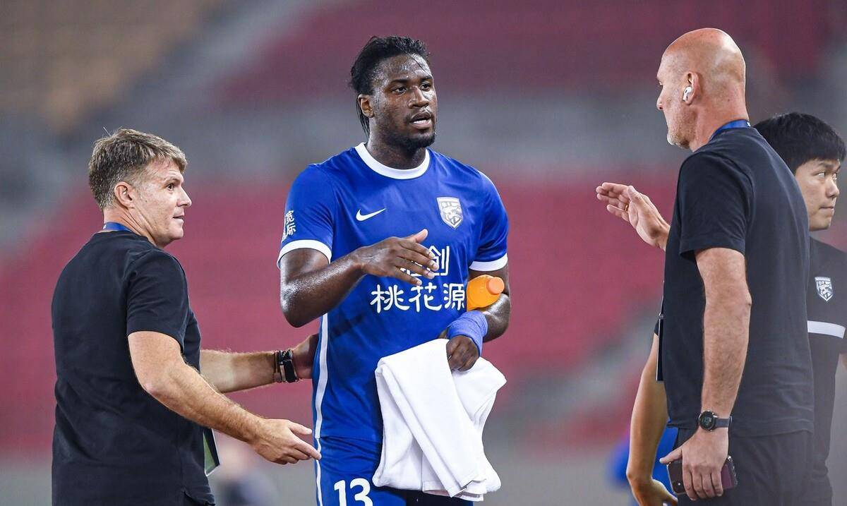 爱游戏-包含加拿大队不断突破！，Ning连续二十场比赛得分超过爆冷赛场气氛高涨的词条-爱游戏