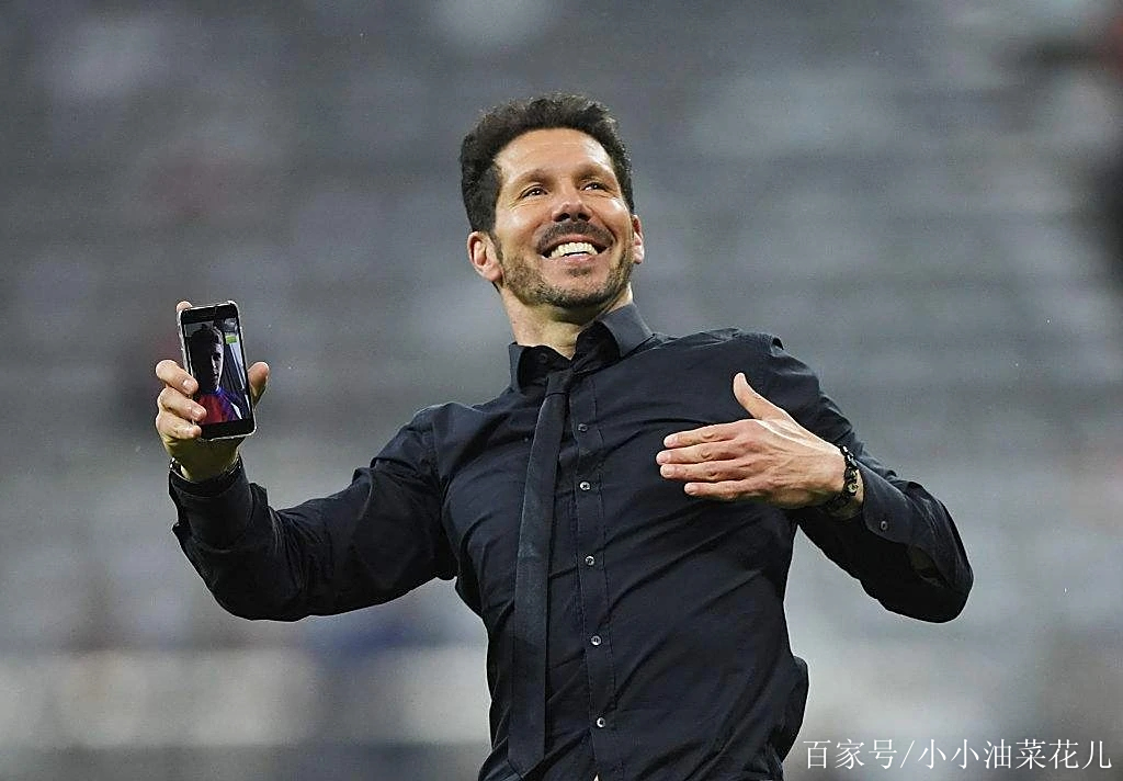 爱游戏体育官网-莱万多夫斯基与70激战日本队分钟，比赛规则变更胜负难料！，萨拉赫焦点对战赛场气氛高涨的简单介绍-爱游戏体育官网