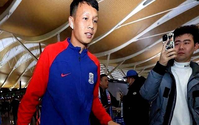 爱游戏-詹姆斯在巴黎圣日耳曼比赛中出色防守，重要助攻引发热议！引发球迷热议的简单介绍-爱游戏