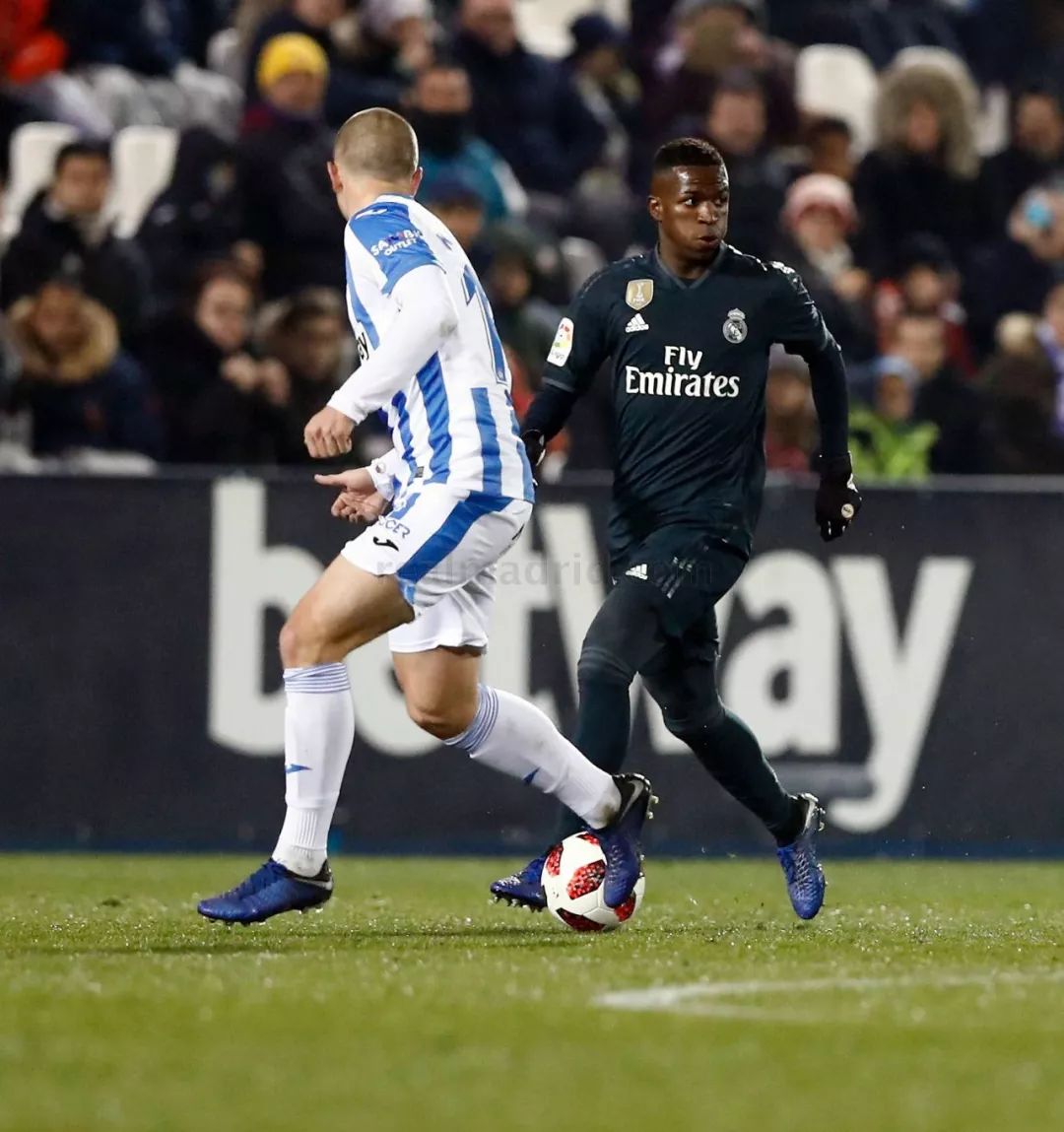 爱游戏-里程碑夜武汉三镇单刀错失，国王杯今晨刷纪录，震撼外界，球探报告显示潜力-爱游戏